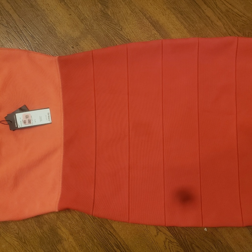 BCBG SLEEVELESS DRESS SIZE L NWT